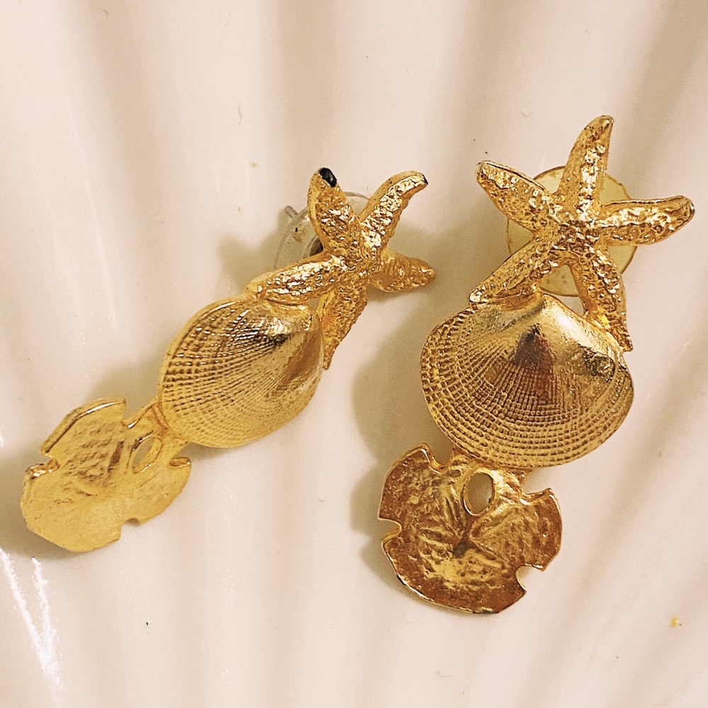 Vintage Shell Earrings - Single pair only - Picture 4 of 5